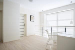 moderne hjem med plisségardiner